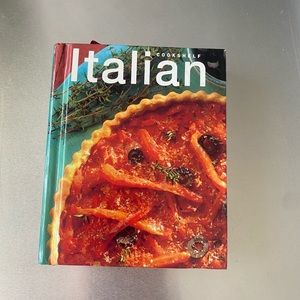 Cool shelf Italian book